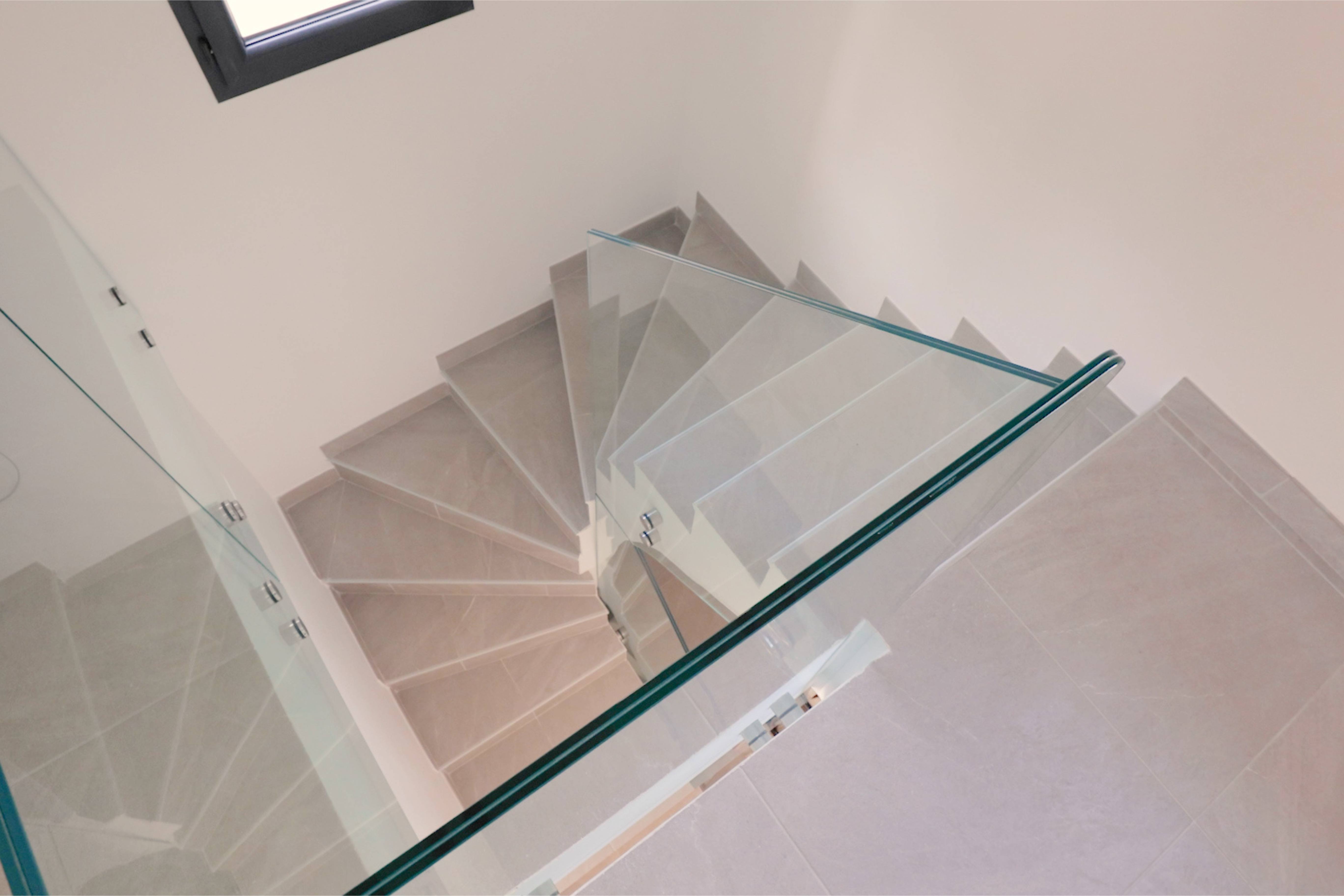 escalier grande maison Var