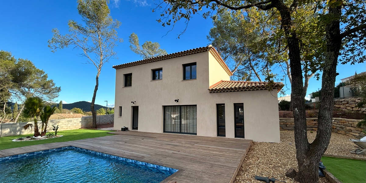 Réalisation d'une maison moderne à étage dans le 83 - Maisons de Manon