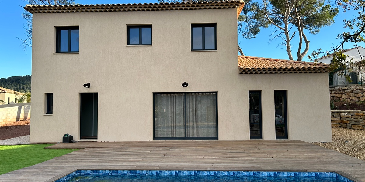 Réalisation d'une maison moderne à étage dans le 83 - Maisons de Manon