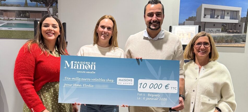 Une cliente remporte un chèque de 10 000€ chez Maisons du Monde ! - Cliente ayant remporté 10 000 euros chez Maisons Du Monde - Maisons de Manon