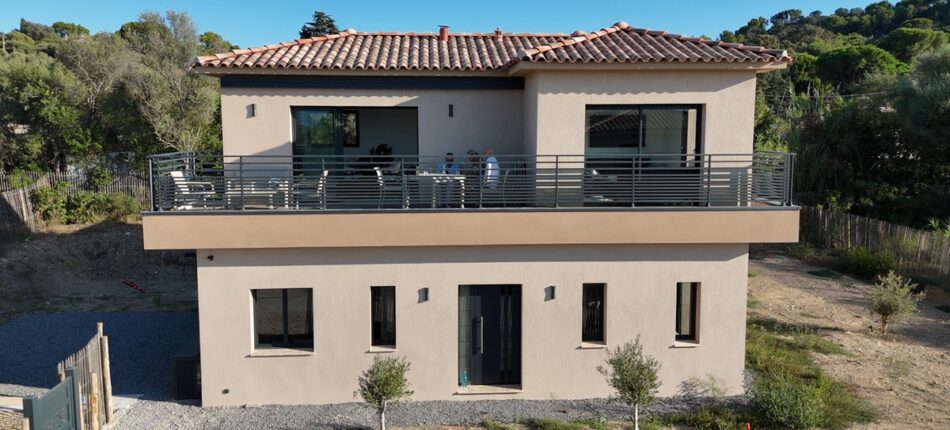 Maison contemporaine de 130 m² avec vue mer à Hyères (83) !  - realisation maison neuve moderne hyeres - Maisons de Manon